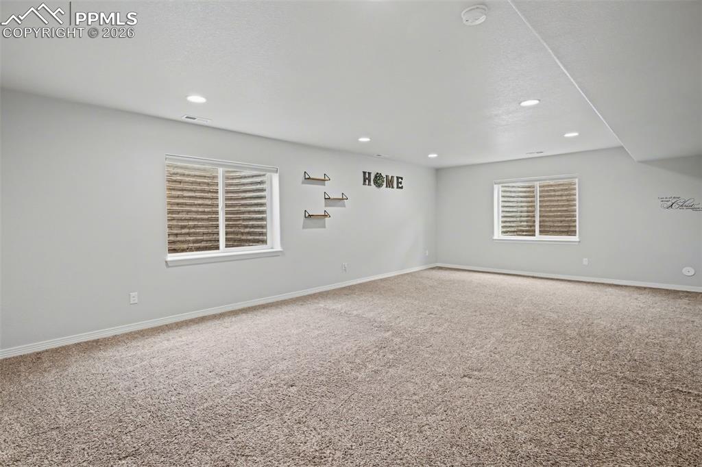 Image 33 of 44: No Description Available