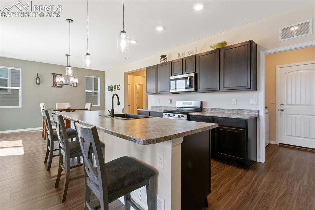 Image 16 of 37: Kitchen