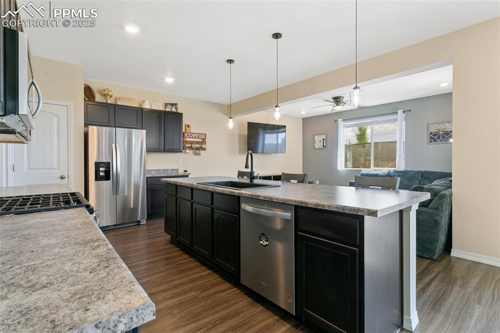 Image 18 of 37: Kitchen