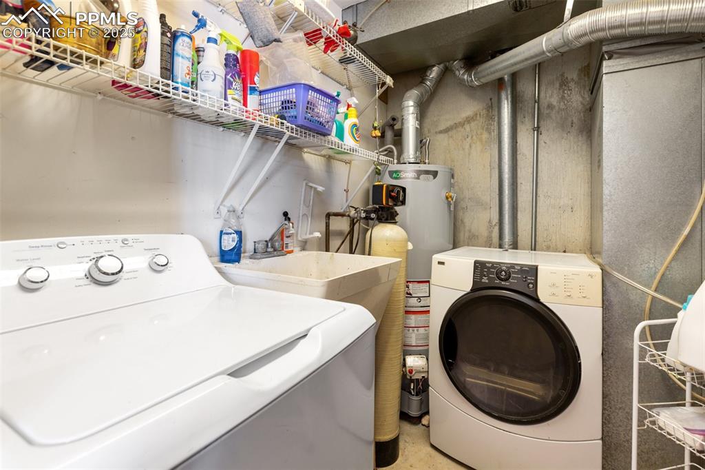 Image 24 of 42: Lower level laundry