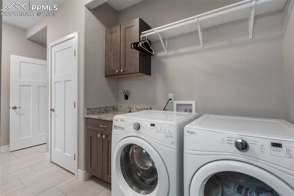 Image 18 of 48: Laundry