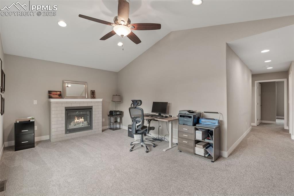 Image 21 of 48: Family Room