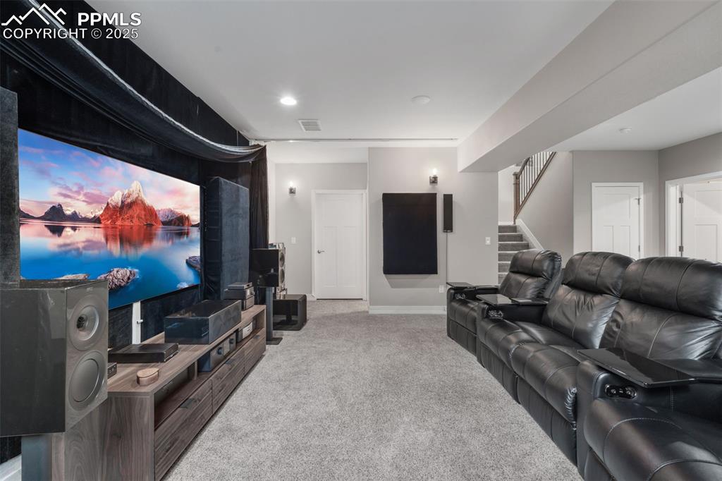 Image 31 of 48: Family Room