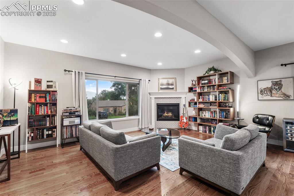 Image 4 of 48: Living Room