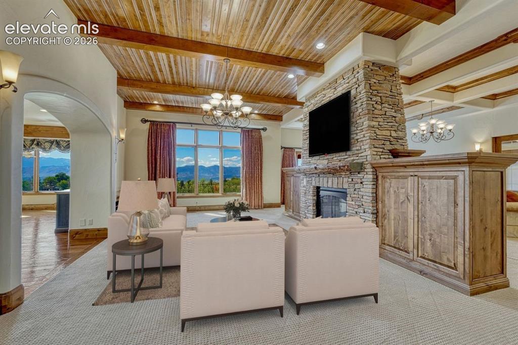 Image 18 of 50: Living Room