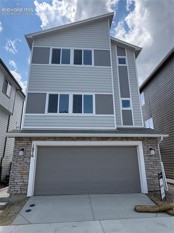 Image 1 of 15: Front of Structure