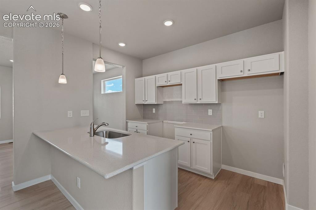 Image 6 of 15: Kitchen