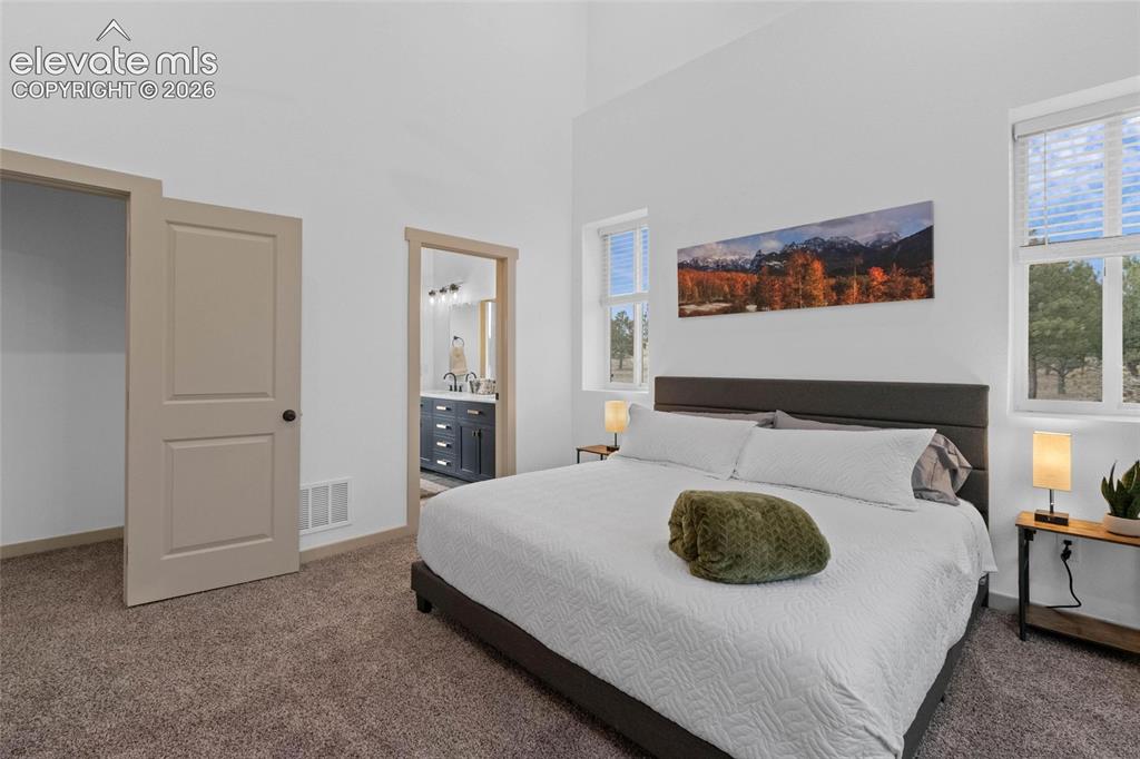 Image 11 of 23: Bedroom