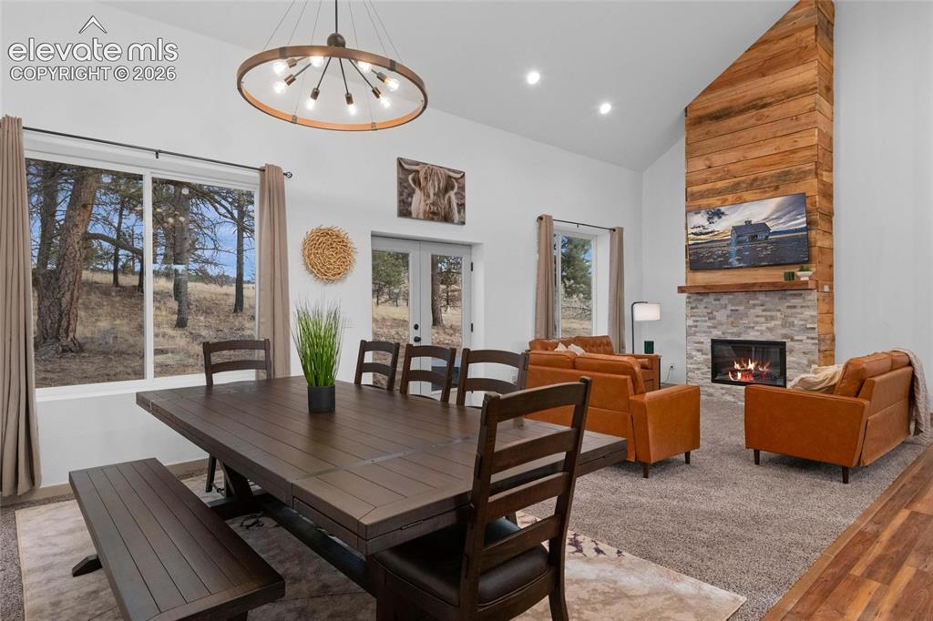 Image 7 of 23: Dining Area