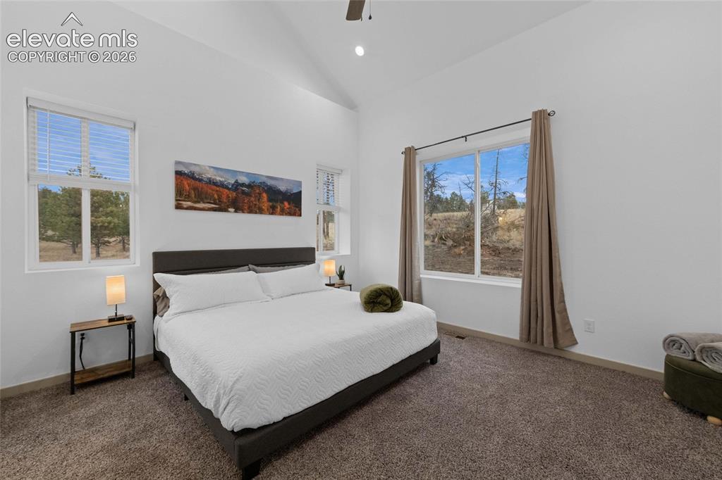 Image 9 of 23: Bedroom