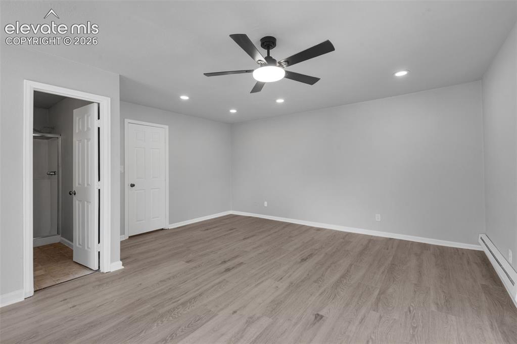 Image 19 of 40: Bedroom