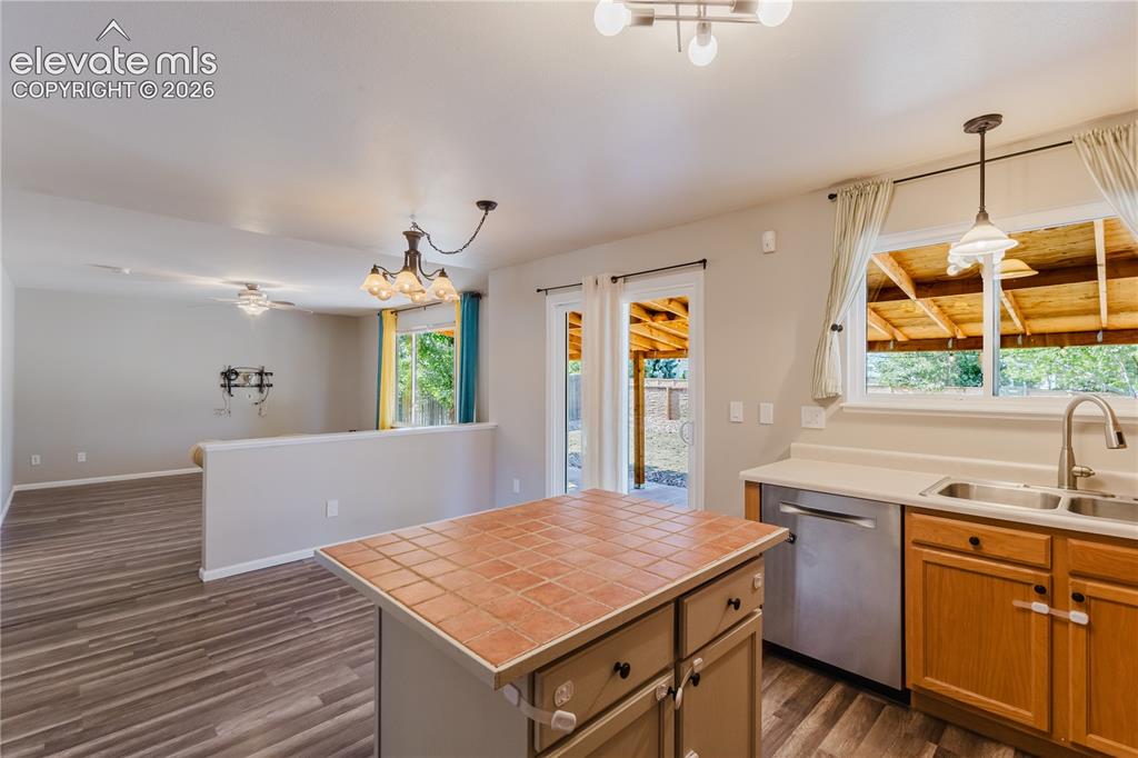 Image 11 of 49: Kitchen