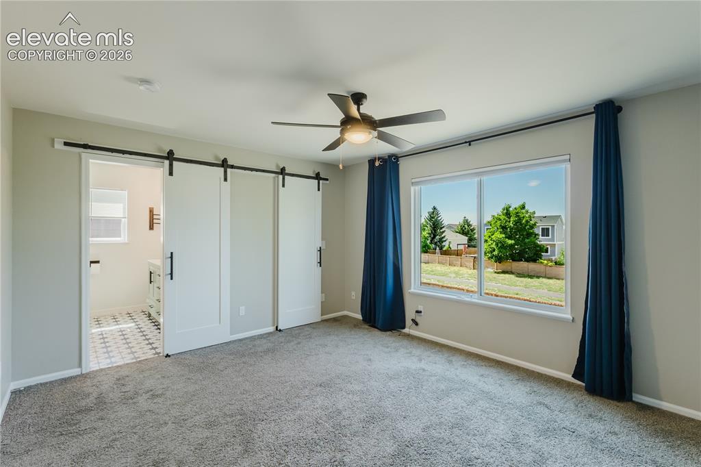 Image 19 of 49: Bedroom