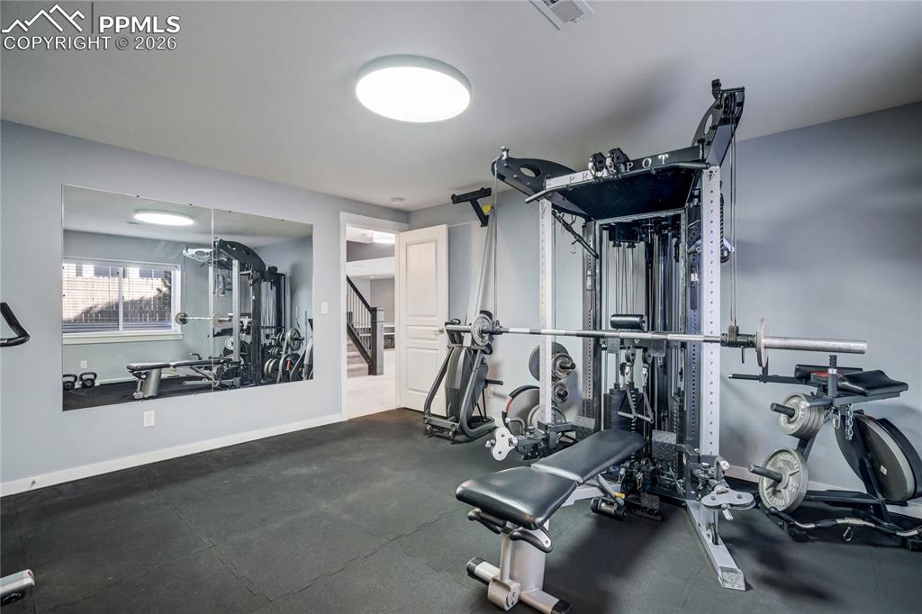 Image 43 of 50: Ideal location for the home gym.