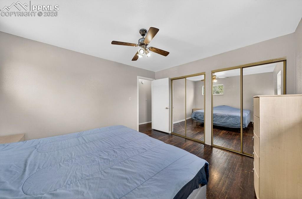 Image 23 of 28: Bedroom