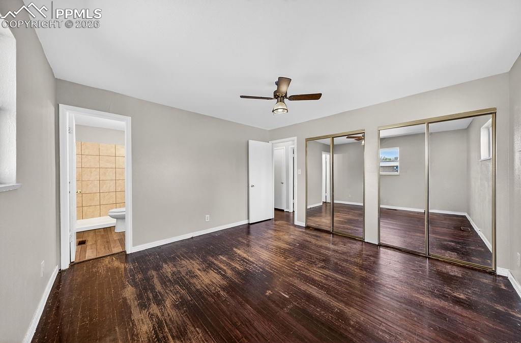 Image 25 of 28: Bedroom