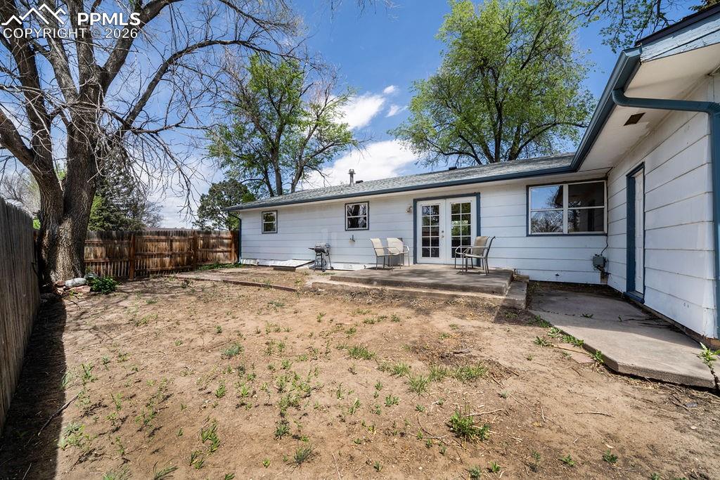 Image 7 of 28: Back of Structure