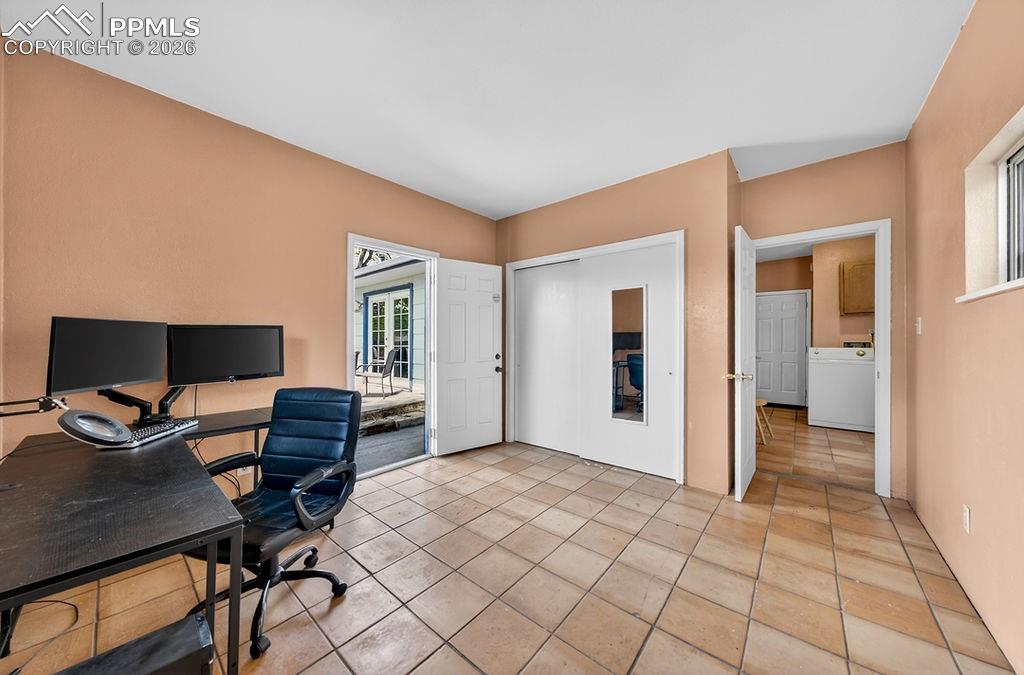 Image 9 of 28: Office