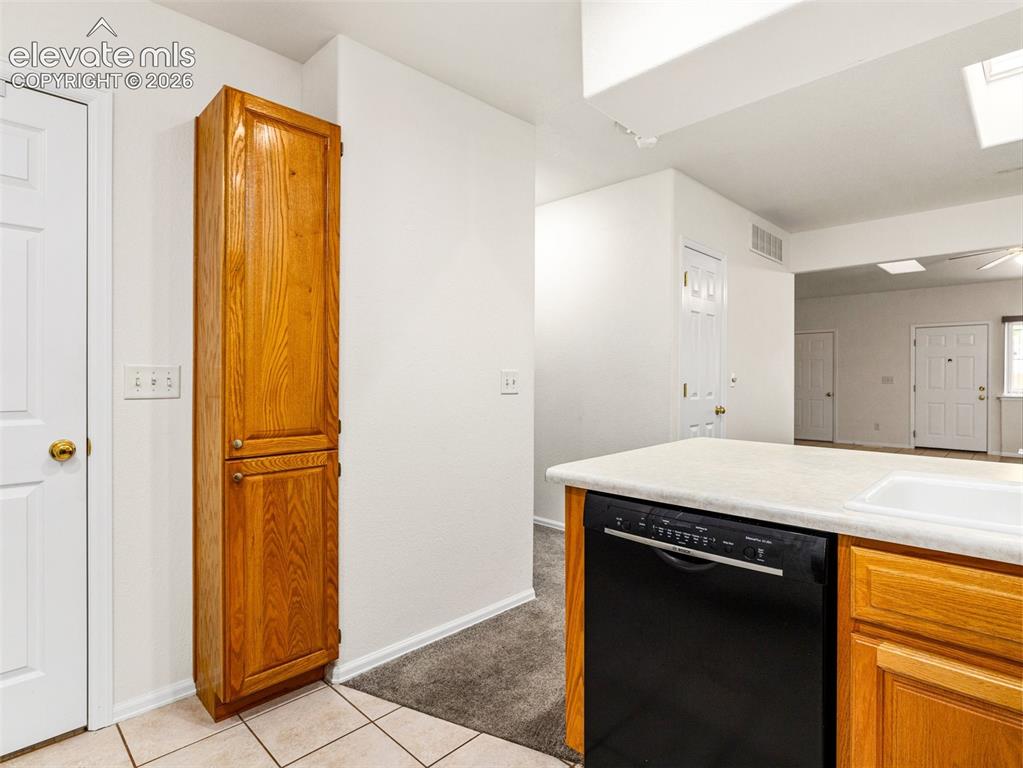 Image 12 of 22: Kitchen