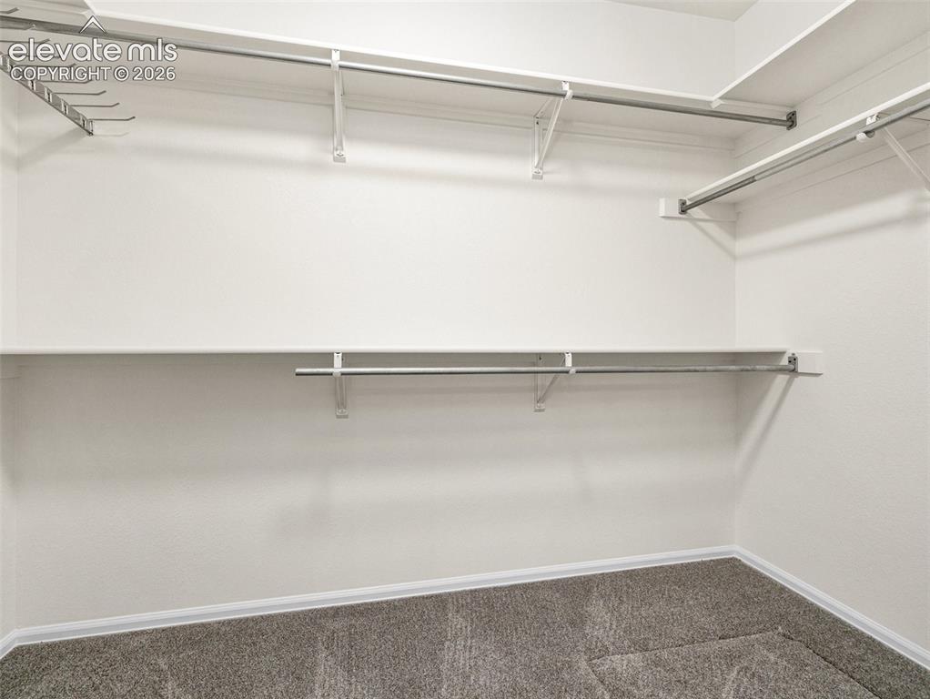 Image 18 of 22: Closet