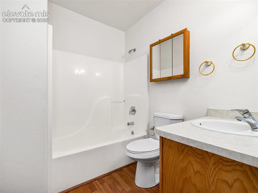 Image 7 of 22: Bathroom