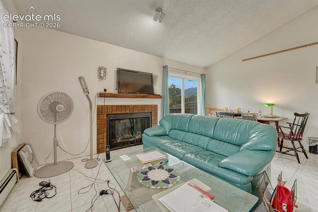 Image 13 of 50: Living Room