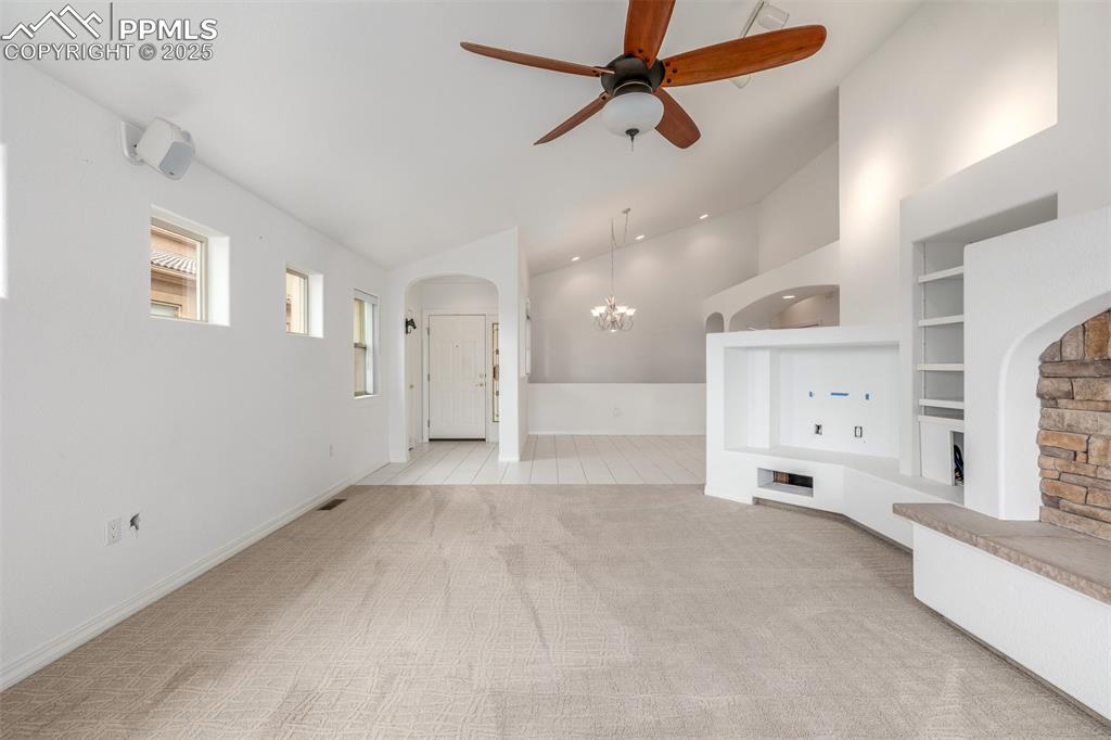 Image 10 of 32: Living Room