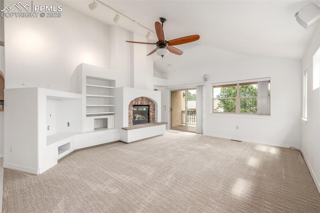 Image 3 of 32: Living Room