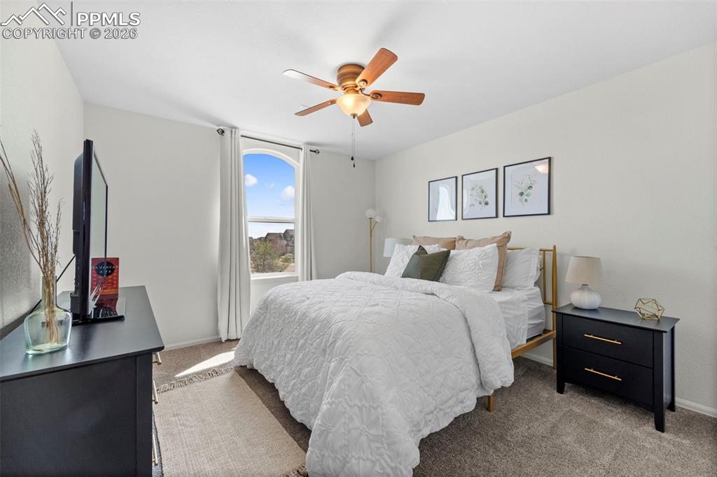 Image 19 of 49: Bedroom