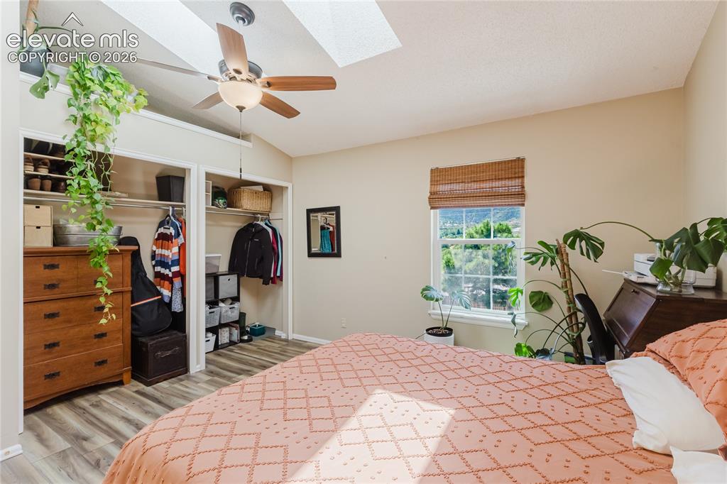 Image 18 of 37: Bedroom
