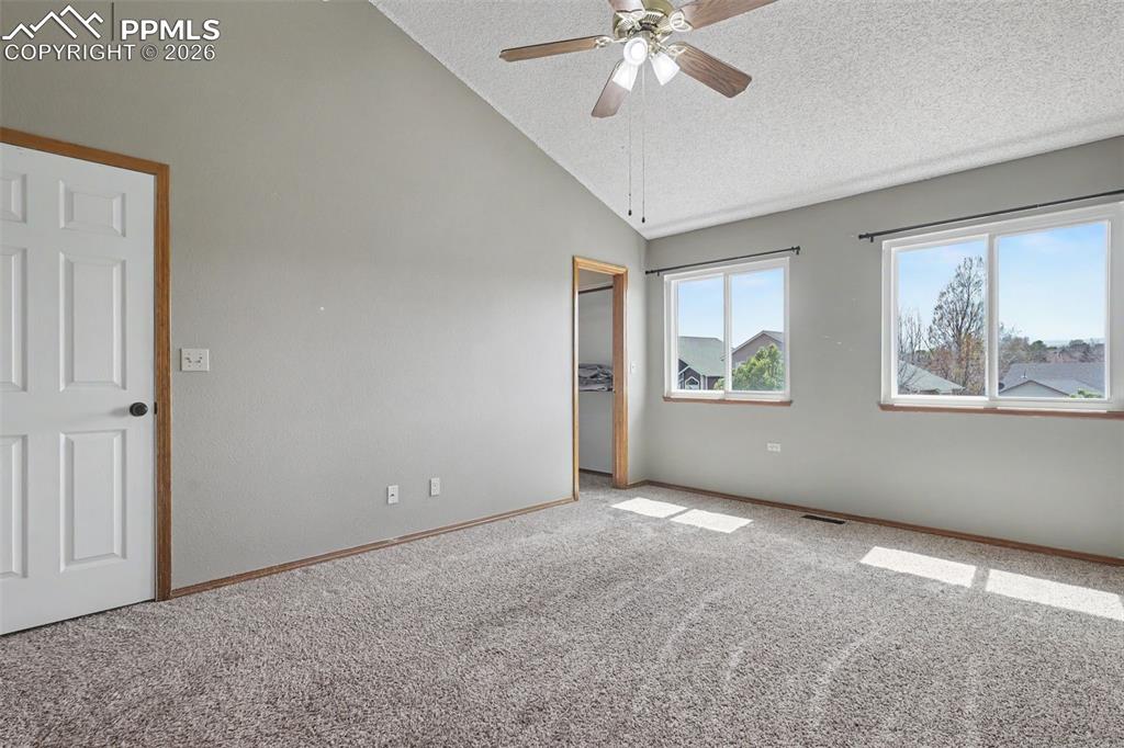 Image 16 of 37: Bedroom