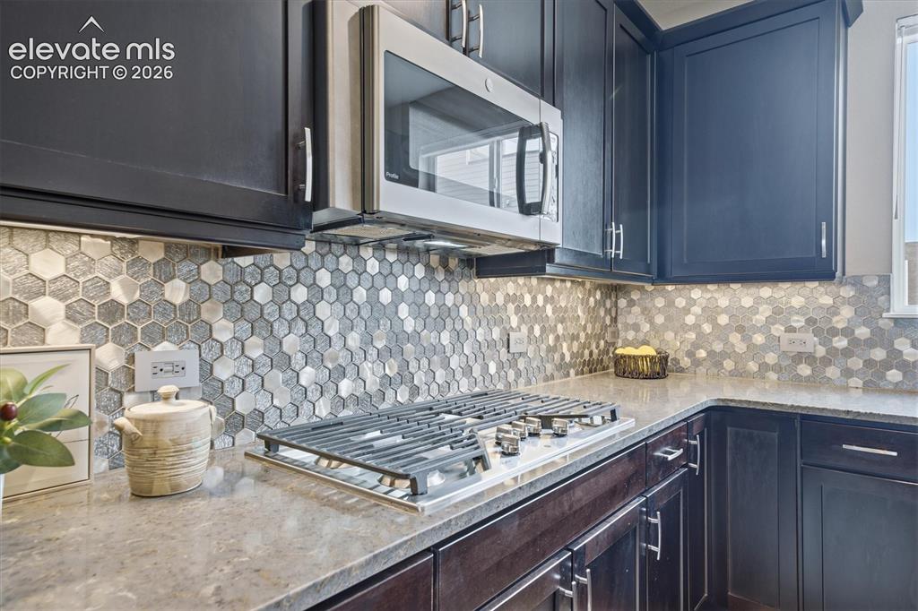 Image 12 of 47: Kitchen