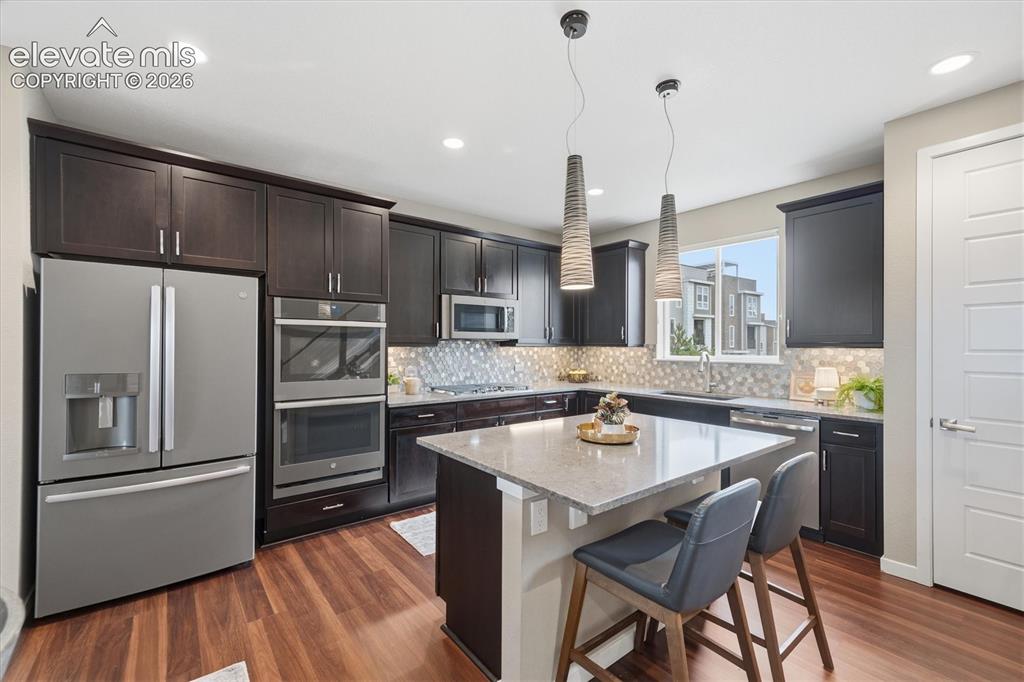Image 8 of 47: Kitchen