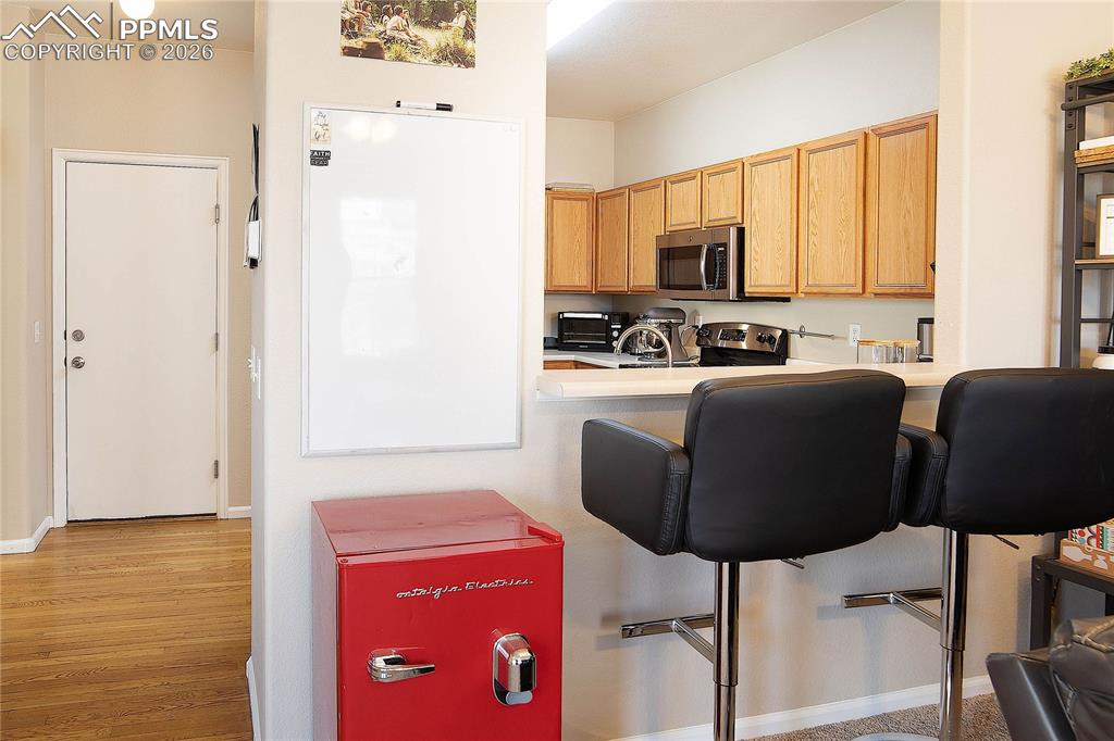 Image 12 of 30: Kitchen