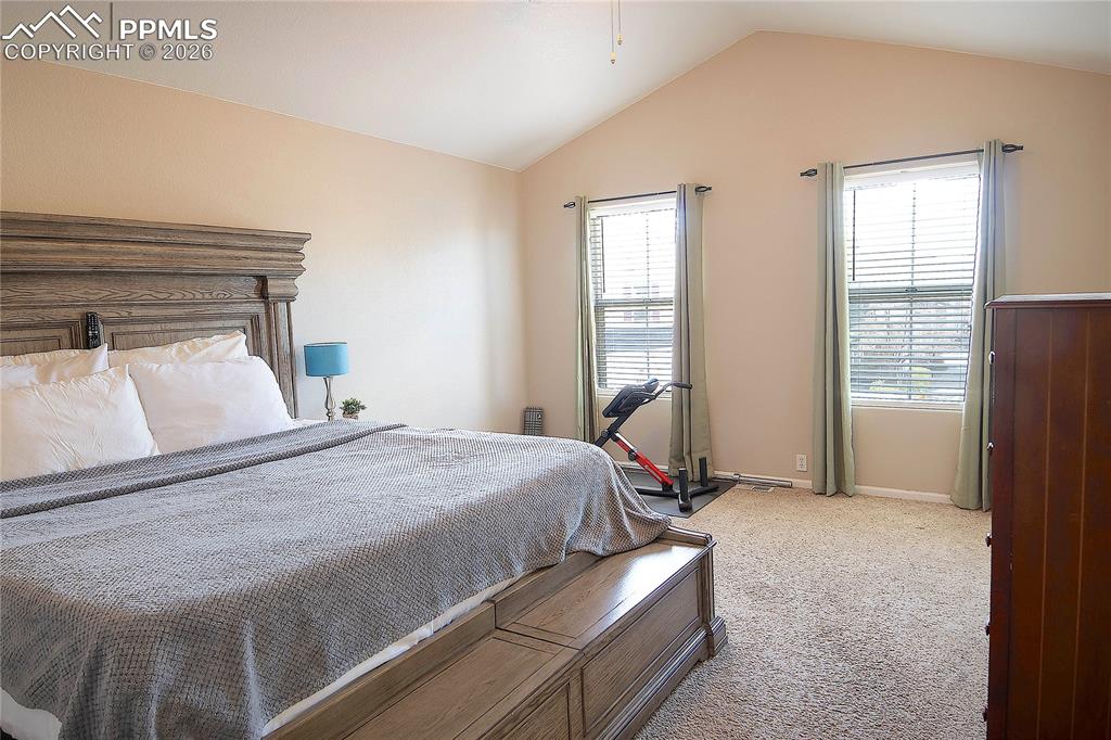 Image 17 of 30: Bedroom