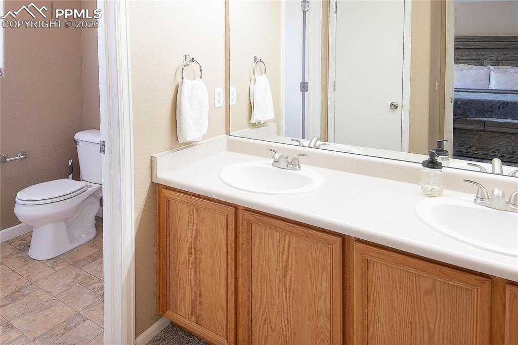 Image 20 of 30: Bathroom