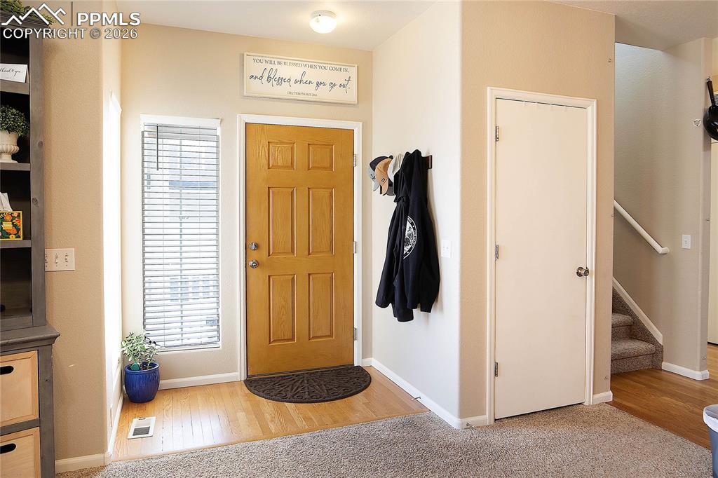 Image 5 of 30: Entry