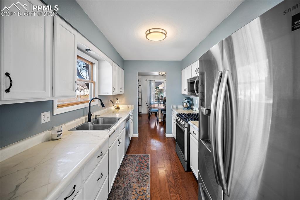 Image 12 of 38: Kitchen