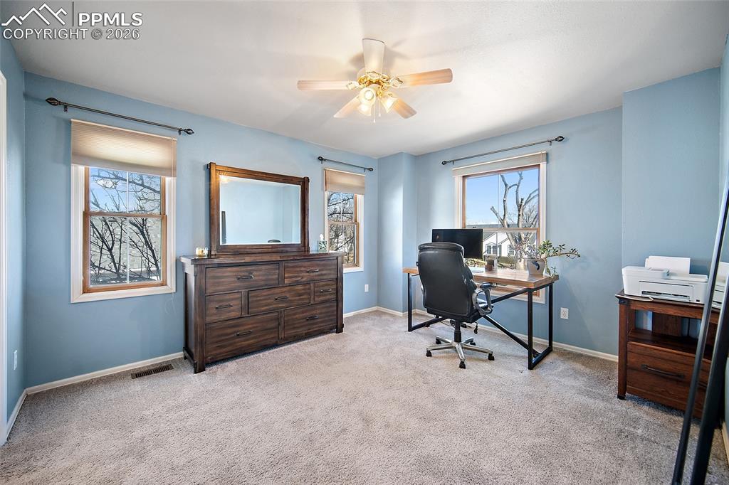 Image 28 of 38: Office