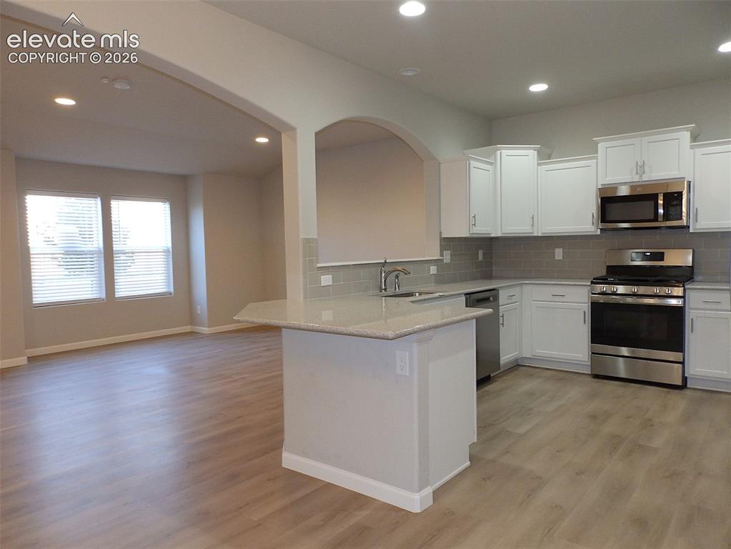 Image 5 of 14: Kitchen
