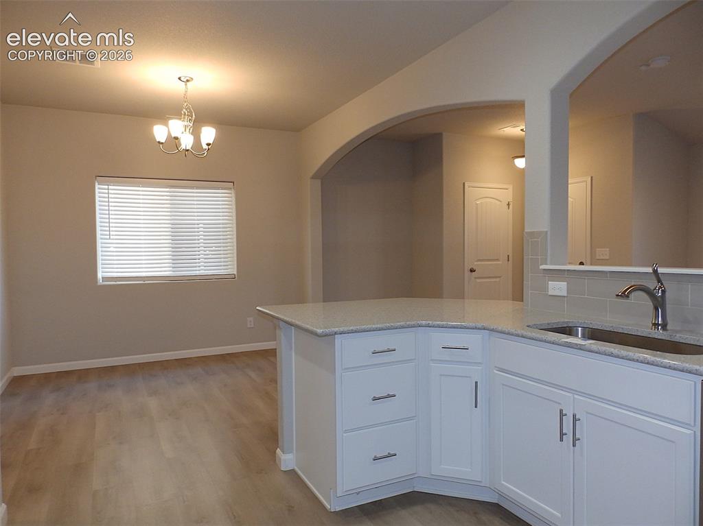 Image 6 of 14: Kitchen