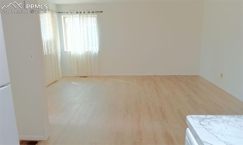 Image 3 of 13: Living Room