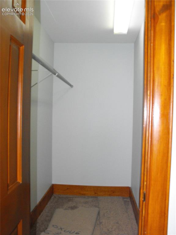 Image 10 of 21: Closet