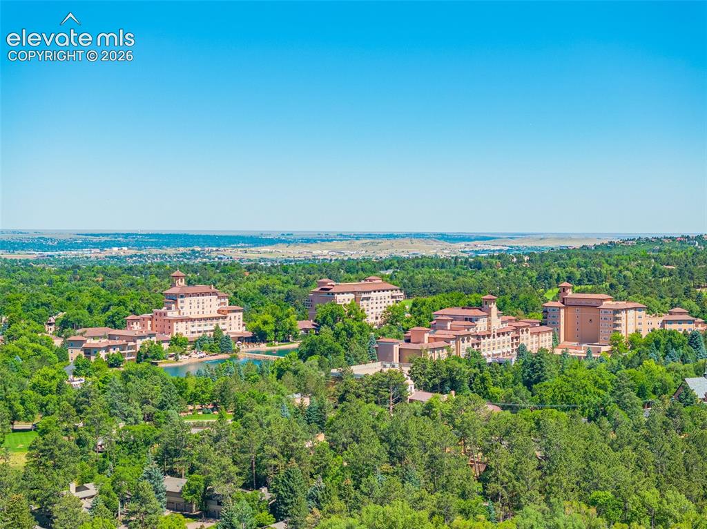 Image 19 of 21: Broadmoor super close by!