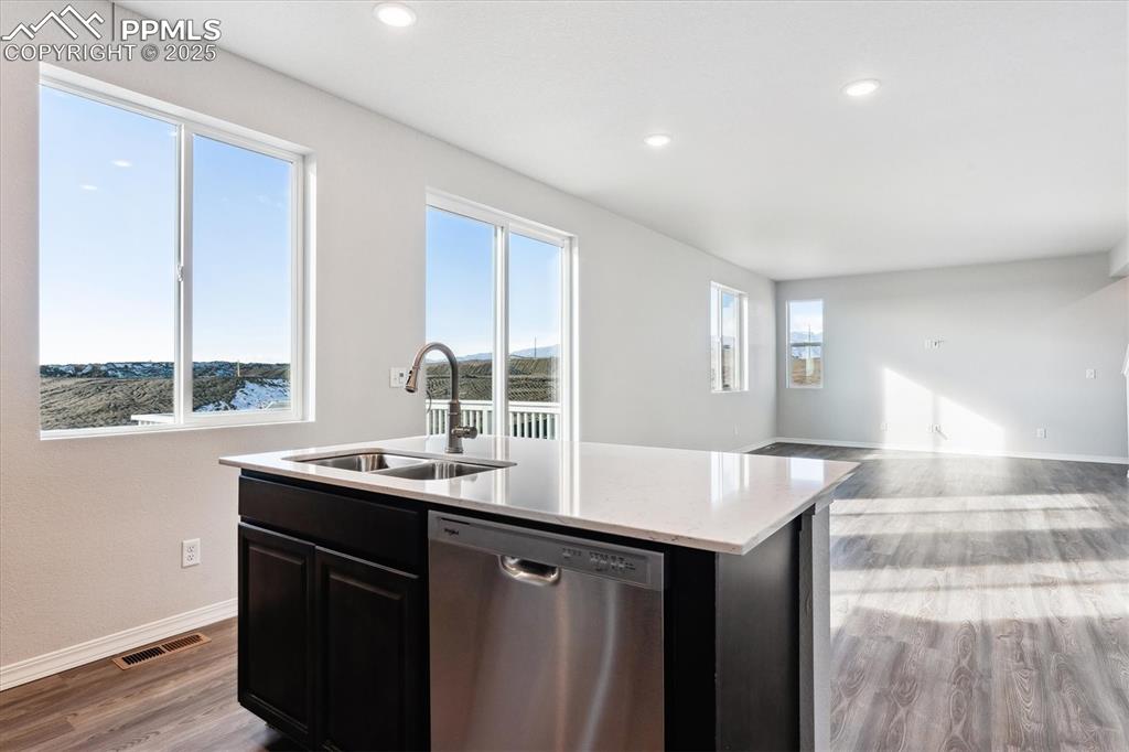 Image 11 of 26: Kitchen