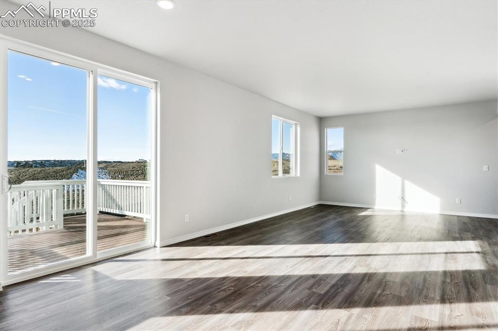 Image 12 of 26: Great Room