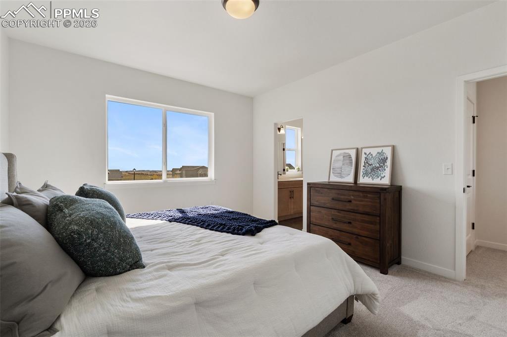 Image 11 of 13: Master Bedroom