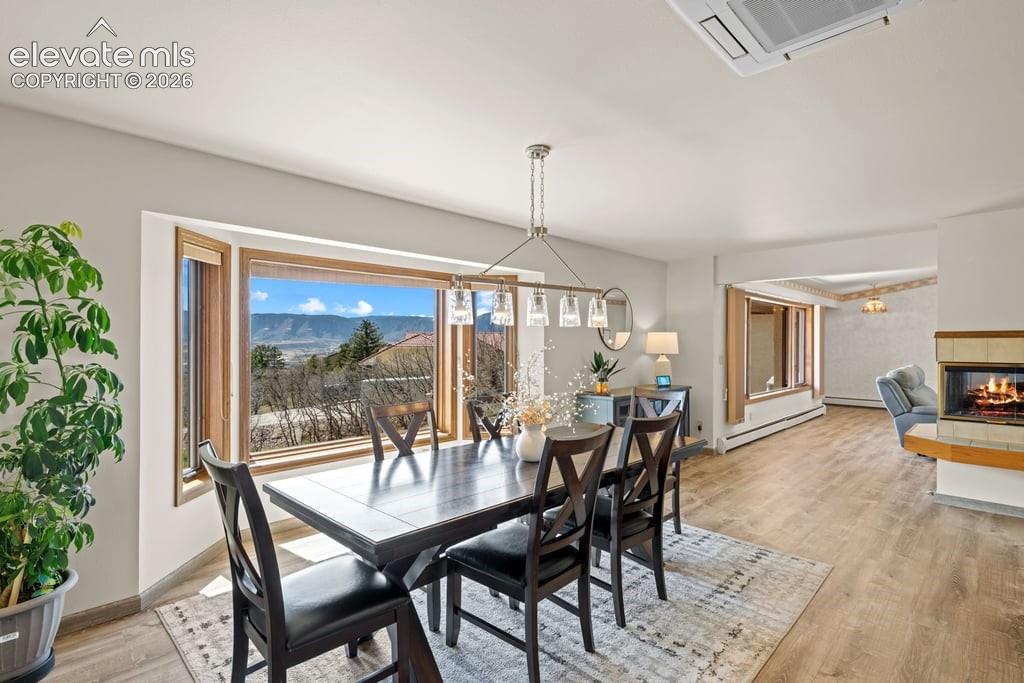 Image 15 of 44: Dining Area