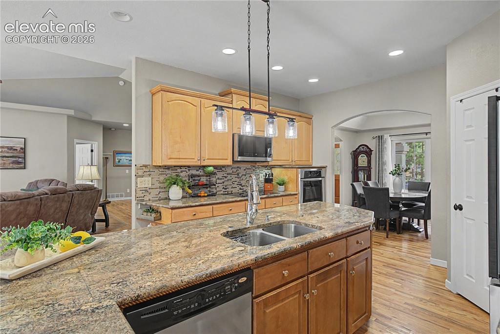 Image 14 of 48: Kitchen