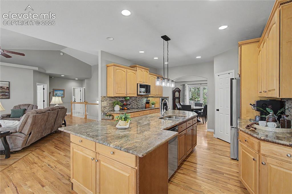 Image 16 of 48: Kitchen